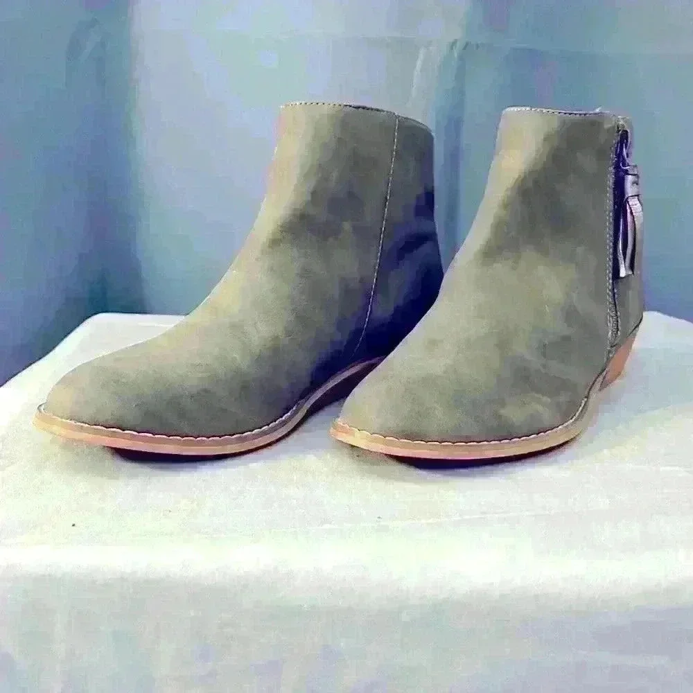Tucker + Tate Grey Suede Ankle Boots Size 6.5, LIKE NEW!!